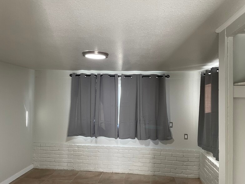 Building Photo - 3392 San Mardo Ave