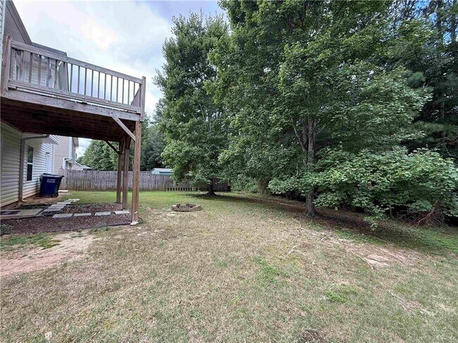 Building Photo - 3683 White Pine Rd