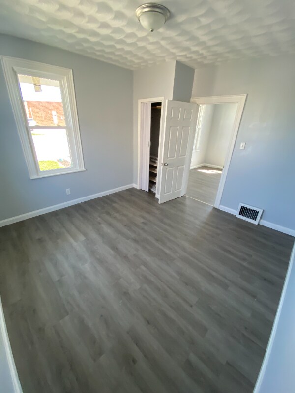 Building Photo - 712 Linden Ave