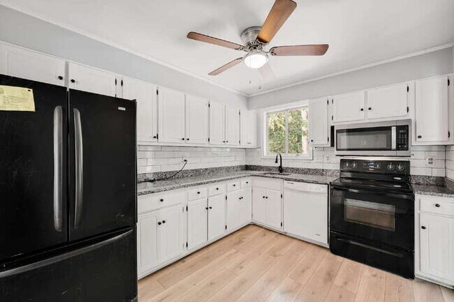 Building Photo - Spacious 4 Bedroom Home in Midlothian – Available August 15th – $3,000/mo