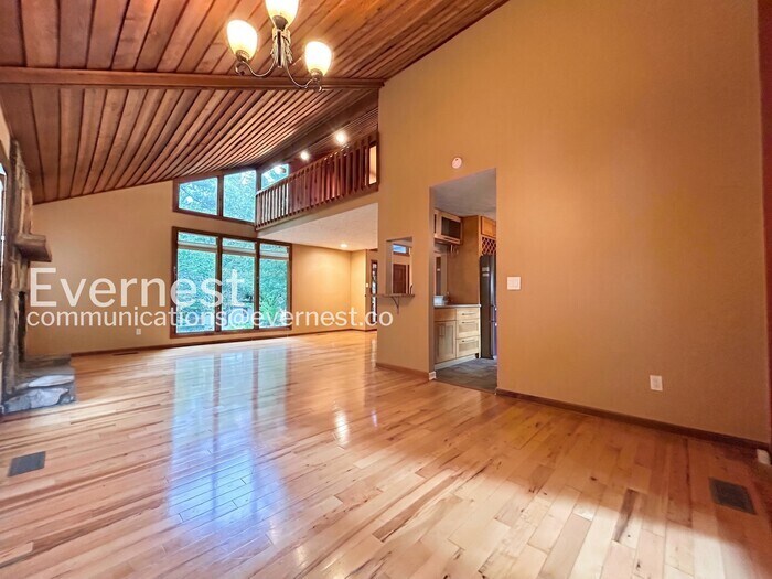 Building Photo - 770 Bayliss Dr