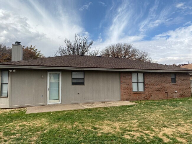 Building Photo - 9303 Flint Ave