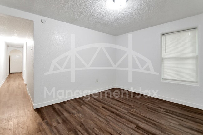 Building Photo - 1629 W 31st St