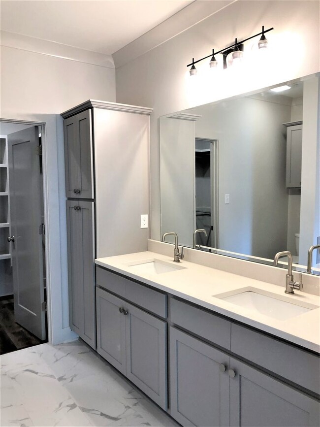 Building Photo - 2 Bedroom NEW Construction off Old Jeffers...