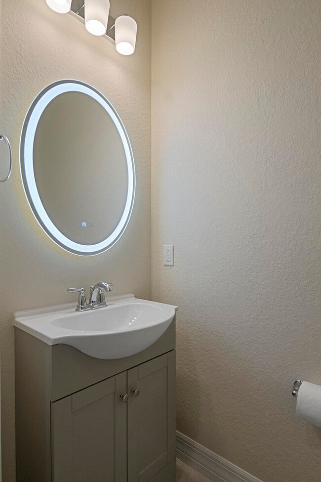 Building Photo - 4837 Chantilly Rd