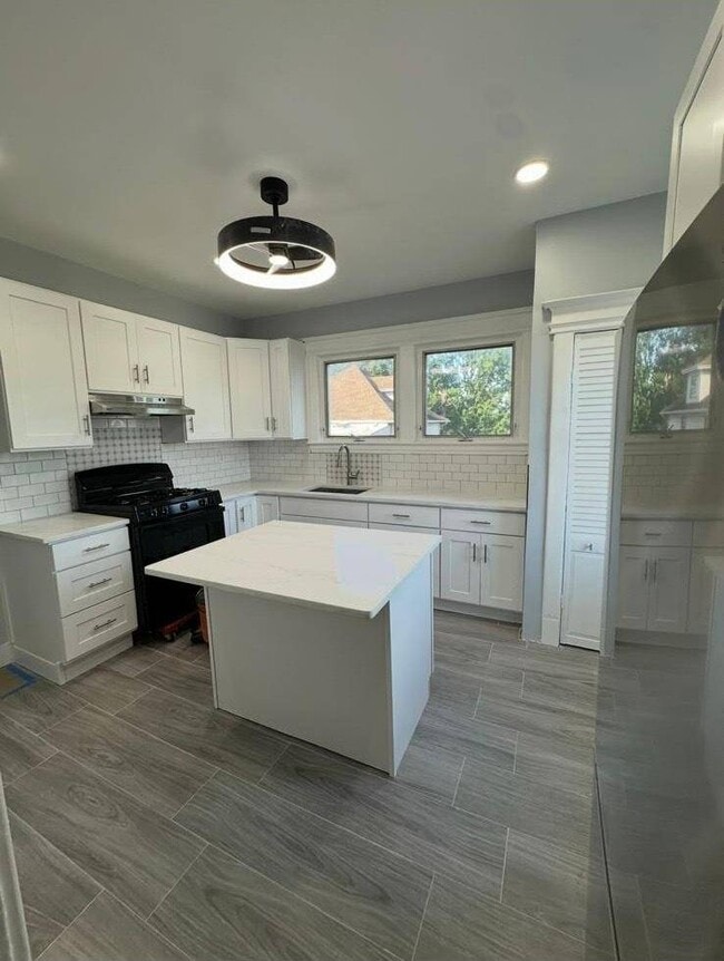 Building Photo - 291 Potter Ave