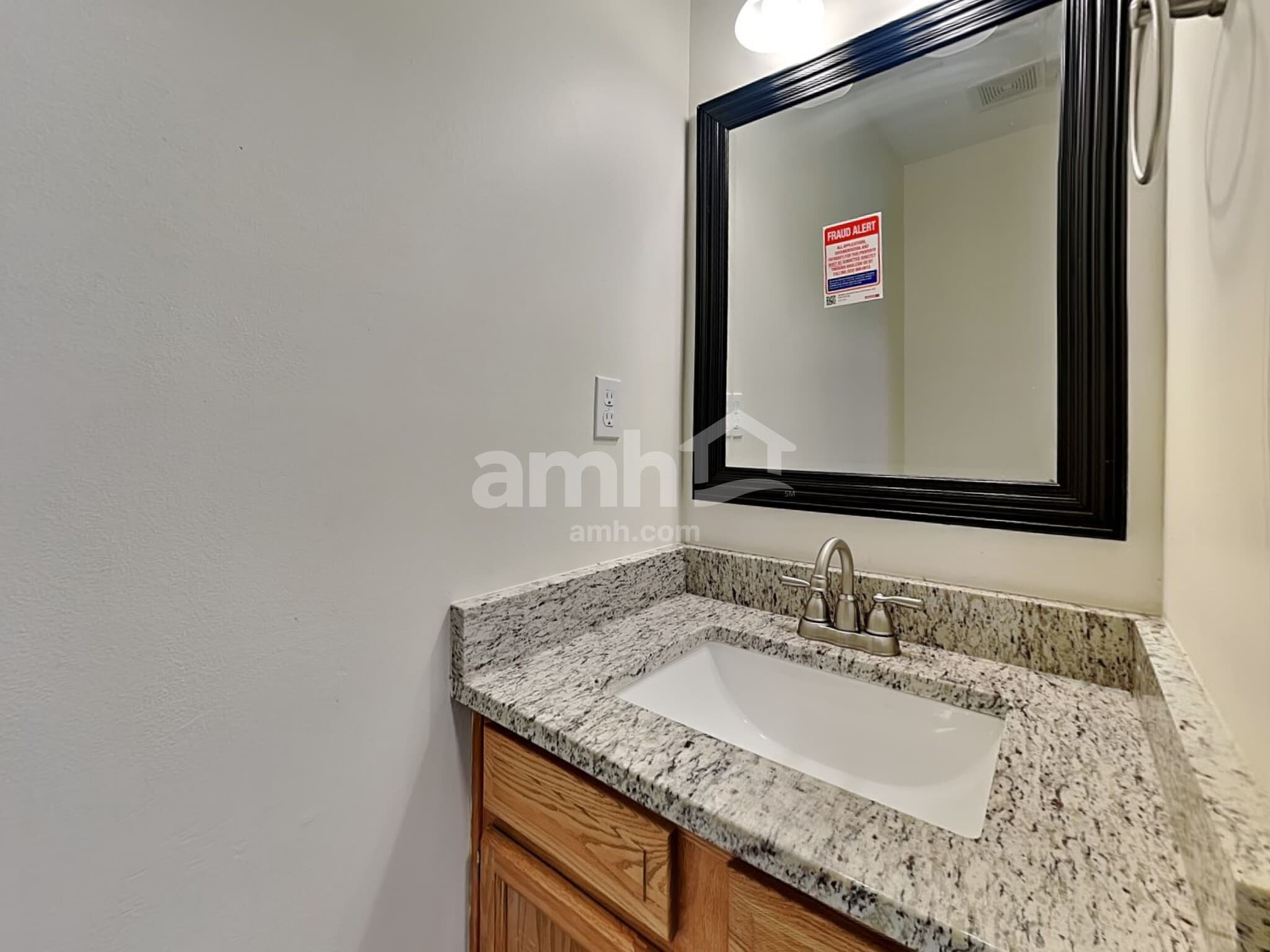 Building Photo - 781 Ackerly Dr