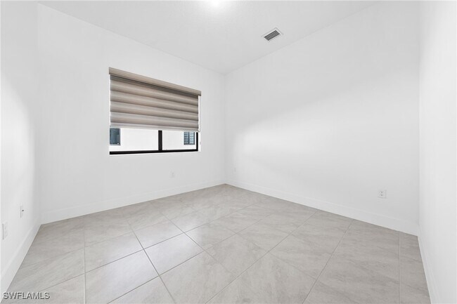 Building Photo - 4947 Brigata Wy