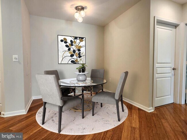 Building Photo - 2204 Westcourt Ln