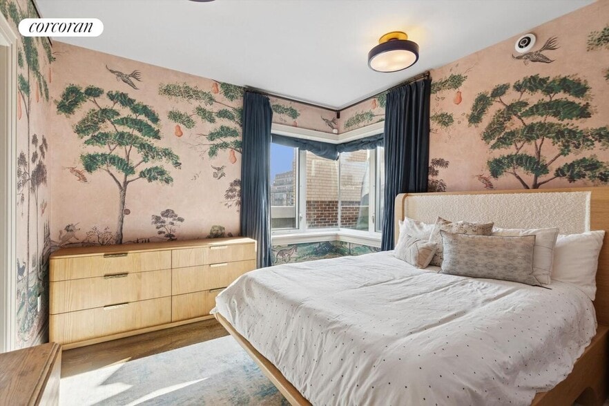 Building Photo - 190 Riverside Dr