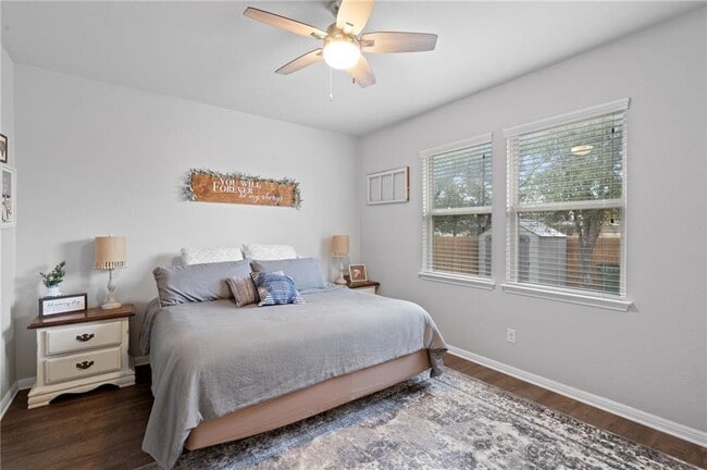 Building Photo - 504 Cinnamon Teal Ln