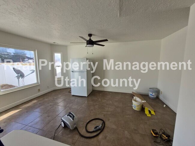 Building Photo - 747 Hanover Dr