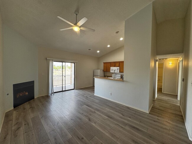Building Photo - 1105 Meadowlark Way SE