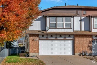 Building Photo - 2 Story Pet Friendly Duplex - 3 Bed - 2.5 ...