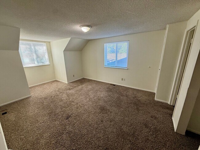 Building Photo - Spacious 4 Bed, 2.5 Bath Home in Fort Collins