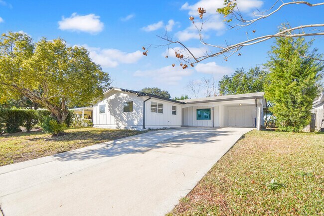 Building Photo - 189 Deltona Blvd