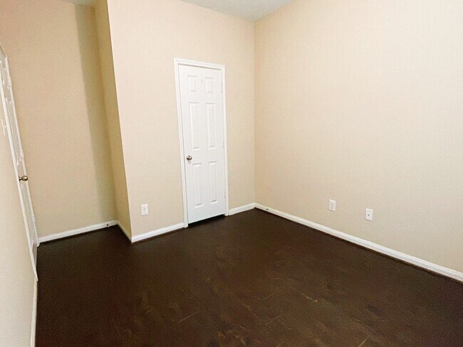 Building Photo - 8526 Homewood Ln