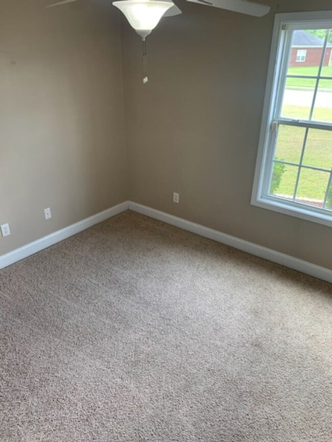 Building Photo - Stunning 3-Bedroom Home in Parish Crossing - Available for Rent