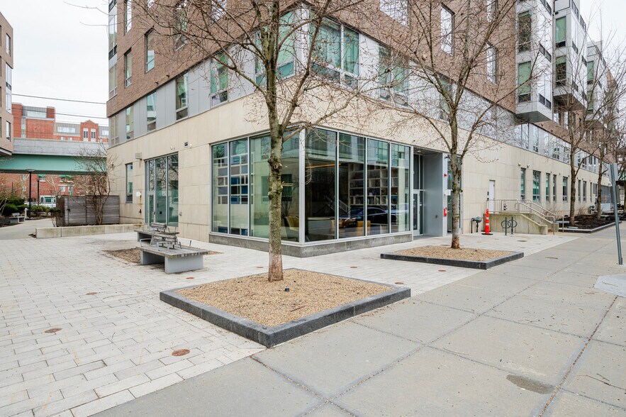 Building Photo - 5 Glassworks Ave