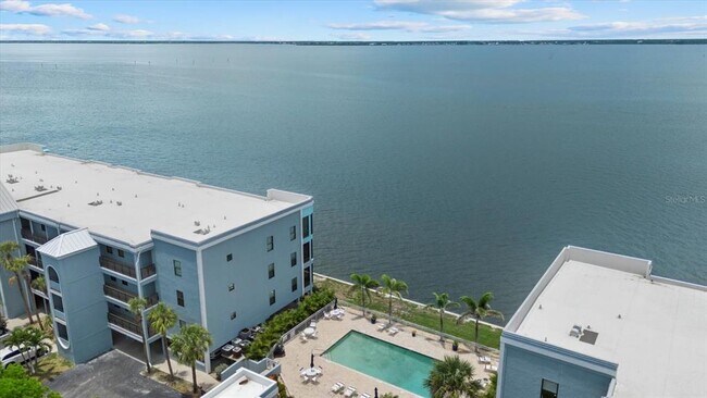 Building Photo - 1750 Jamaica Way