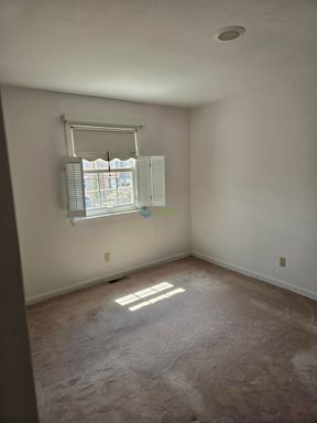 Building Photo - Upscale beautiful and spacious 3-bedroom, 2.5-bathroom apartment Oakland/Shadyside area