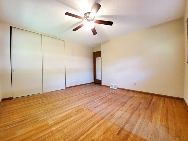 Building Photo - 1452 13th Ave NW