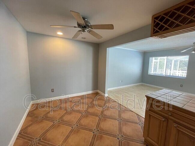 Building Photo - 12813 Starling Dr