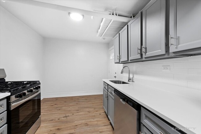 Building Photo - 5428 N Campbell Ave
