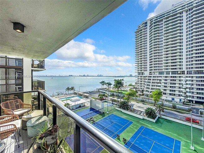 Building Photo - 600 NE 36th St