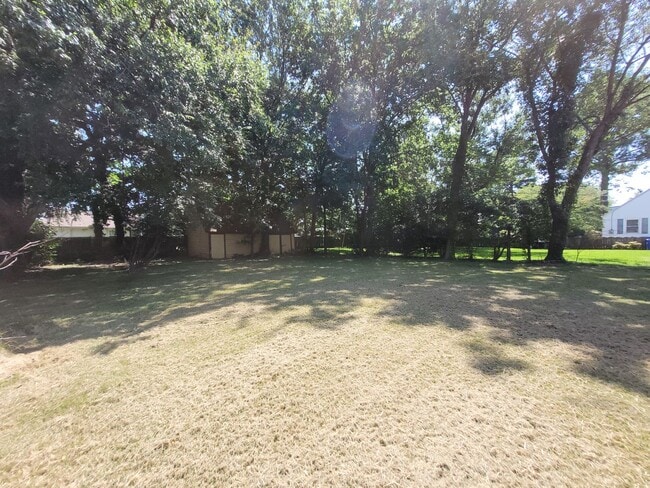 Building Photo - RIVER PARK