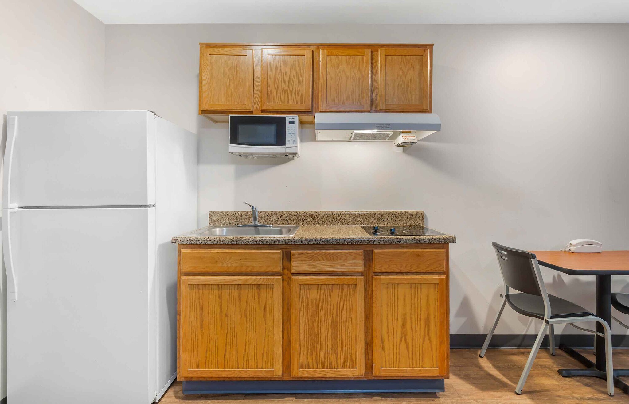 Building Photo - Furnished Studio-Fort Myers - Northeast