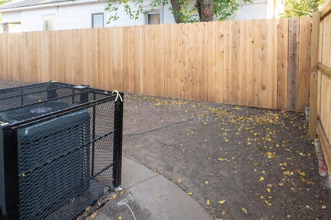 Building Photo - 1601 S Pattie St