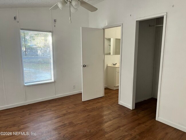 Building Photo - 2065 Candlewood Ct