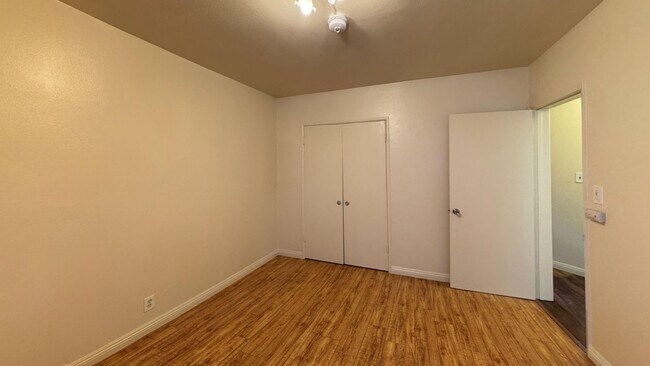 Building Photo - 4253 1/2 S Centinela Ave-