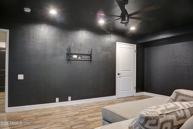 Building Photo - 2016 E State Ave