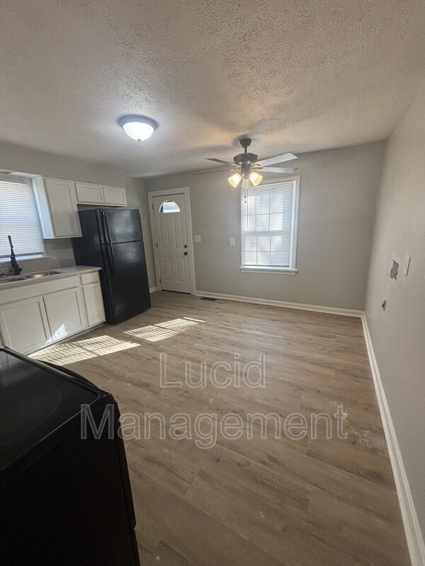 Building Photo - 4009 Beaver St