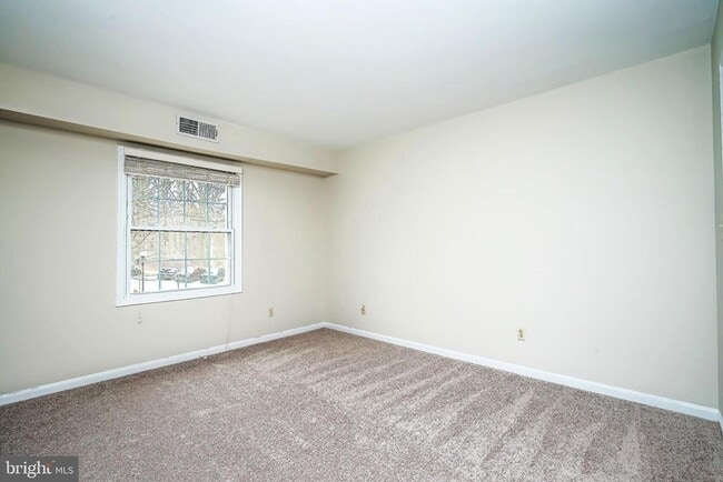 Building Photo - 5907 Noblestown Rd