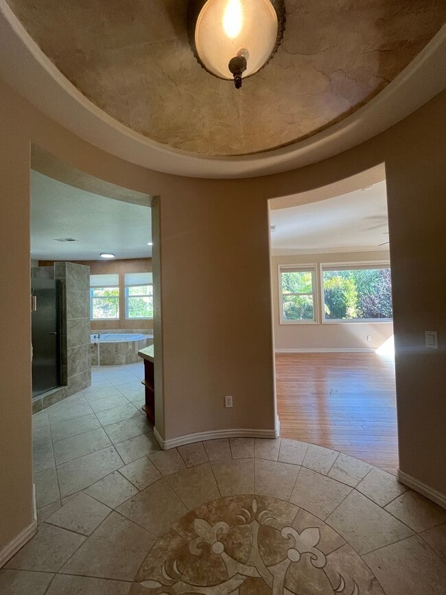 Building Photo - Elegant 5-Bedroom Carmel Valley Home with ...