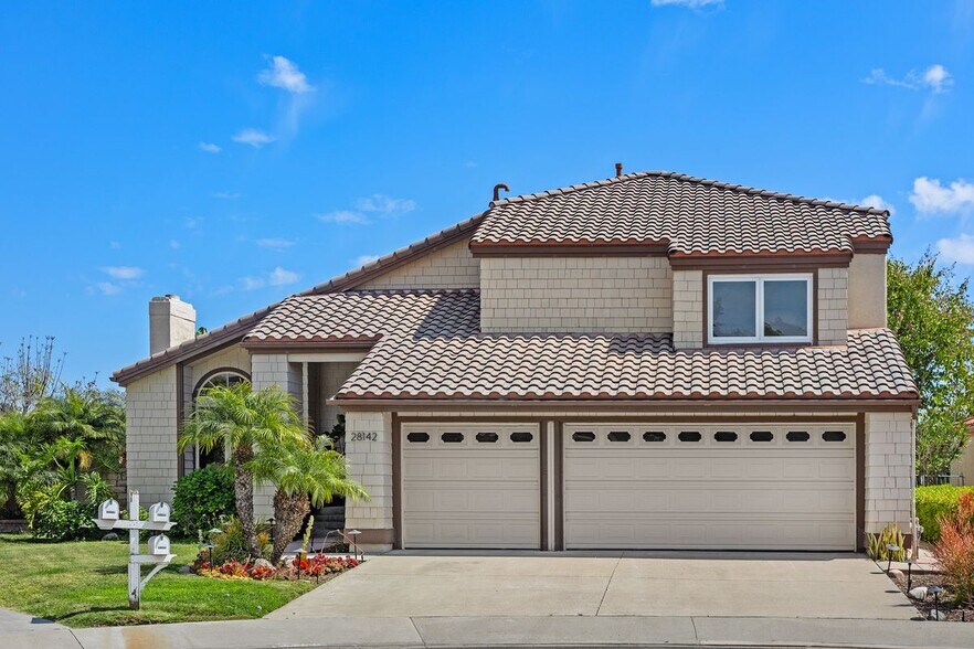 Primary Photo - 28142 Ambar