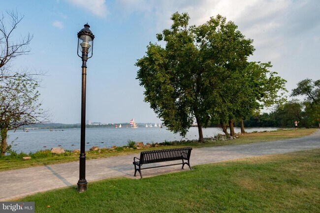 Building Photo - 822 S Royal St