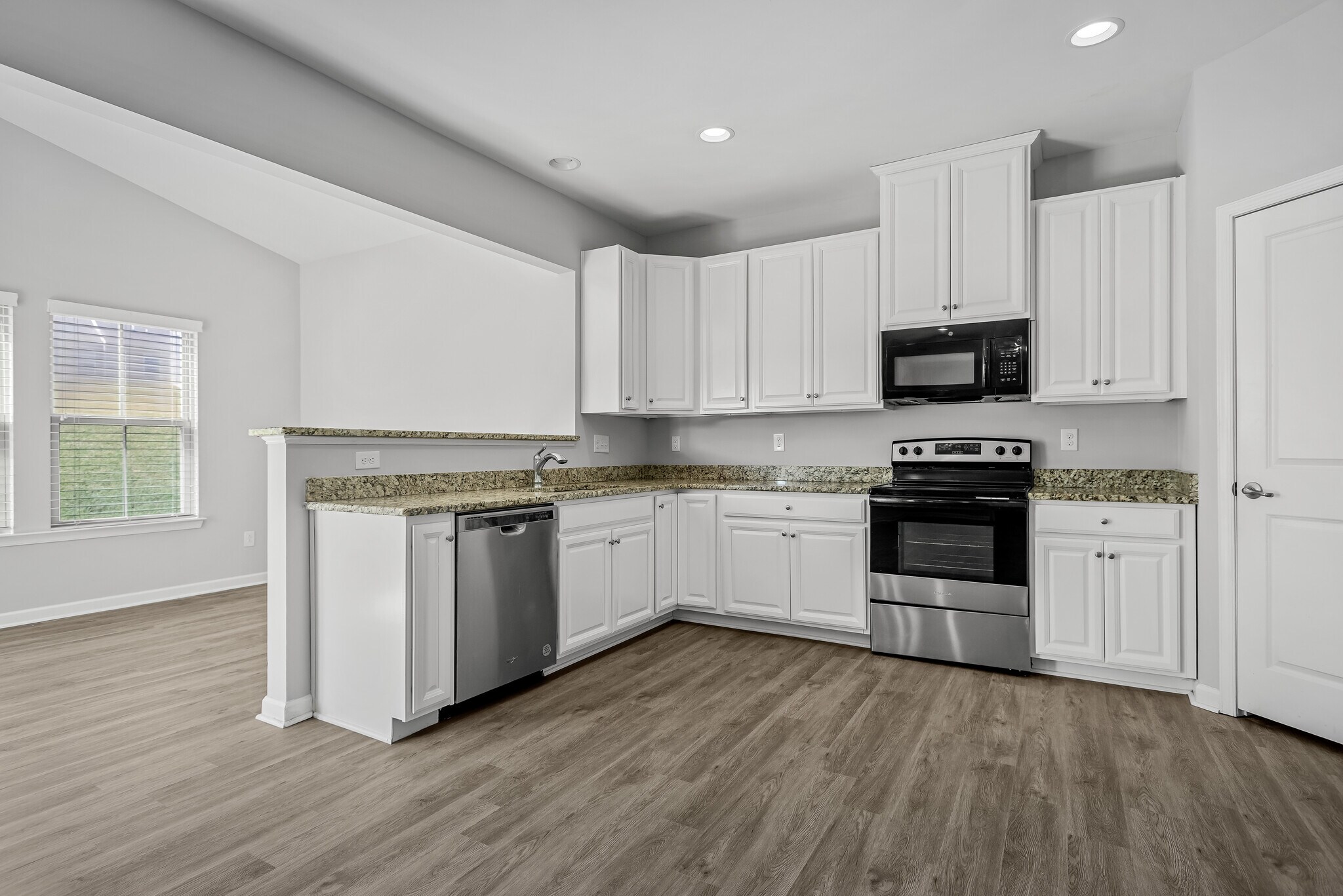 Building Photo - 428 Heroit Dr