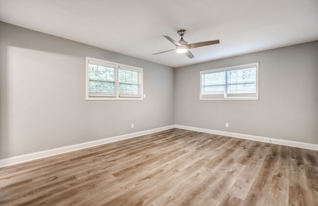 Building Photo - Charming 4-Bedroom, 3-Bath Single-Family H...
