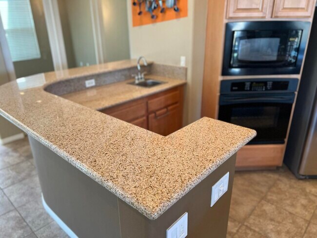 Building Photo - 59 Shoreline Dr