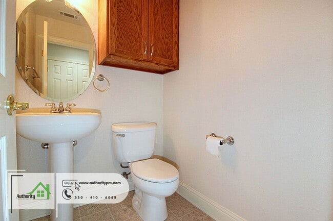 Building Photo - 3377 Heritagetown Dr