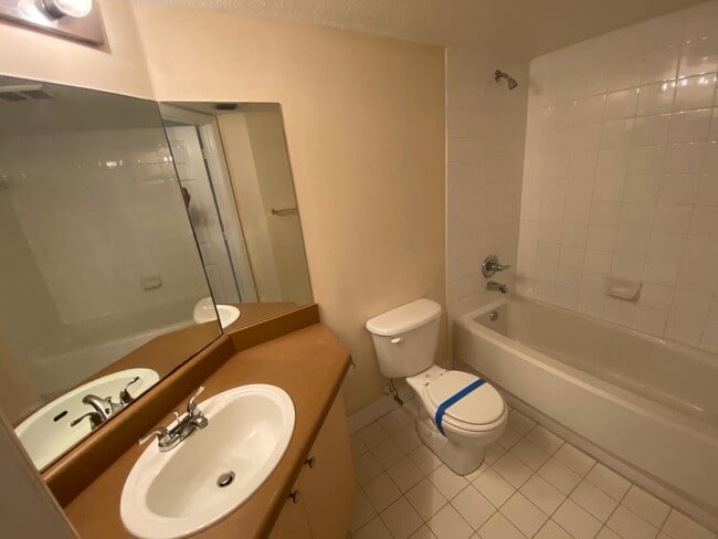 Building Photo - 4211 San Marino Blvd