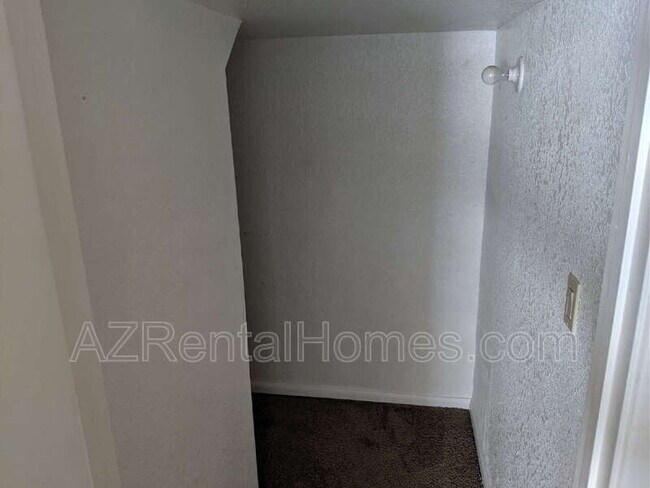 Building Photo - 819 N College Ave