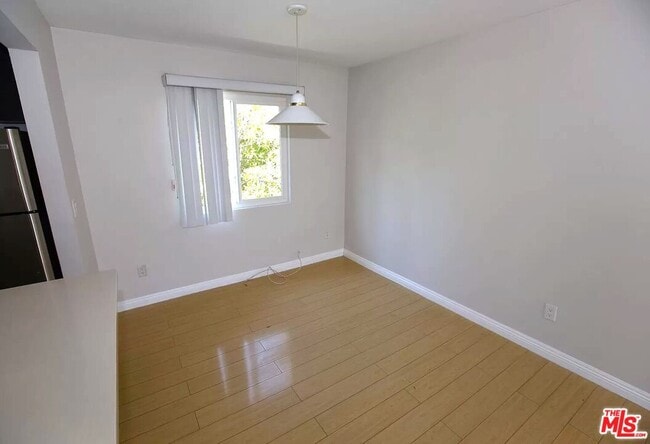 Building Photo - 4405 Matilija Ave