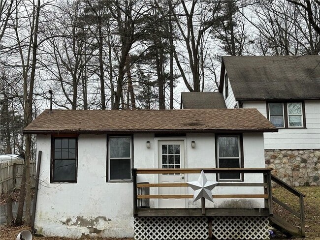 Building Photo - 55 Burlingham Rd