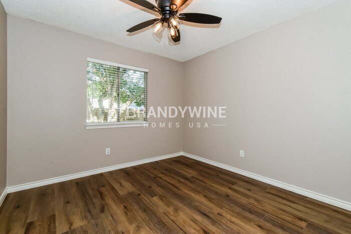 Building Photo - 108 Mapleridge Dr