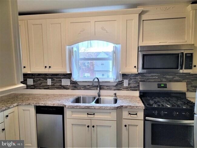 Building Photo - 308 Dove Ct